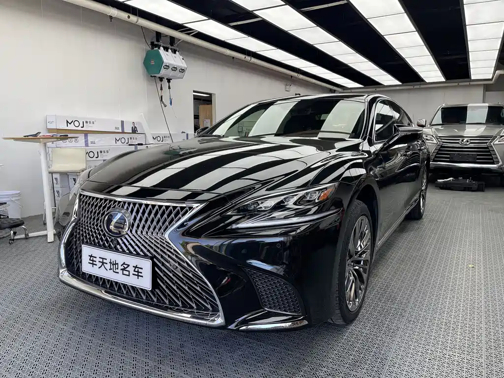 Lexus LS 2018
