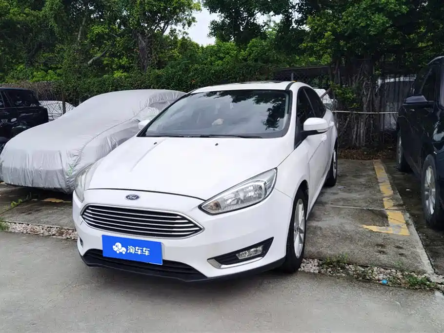 Ford Focus 2015 Sedan 1.6L Auto Elegant Type