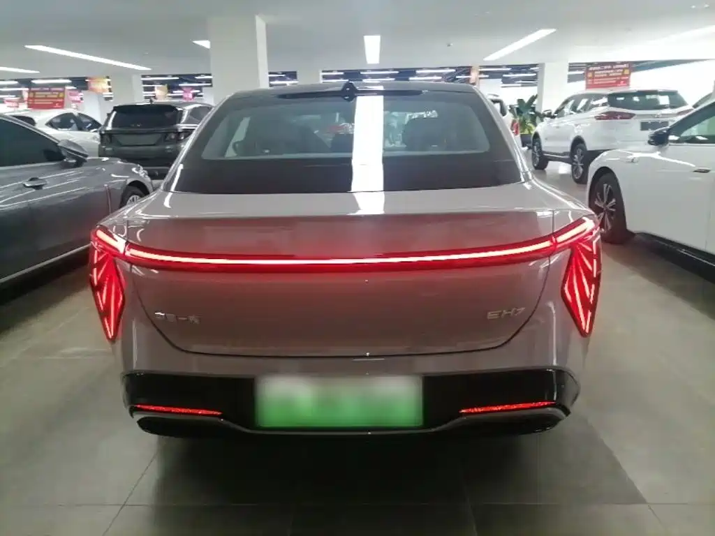 Hongqi EH7 2025 640