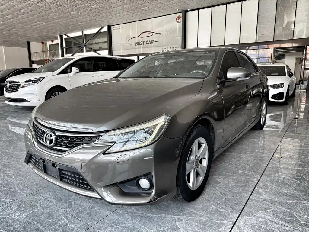 Toyota Reiz 2014