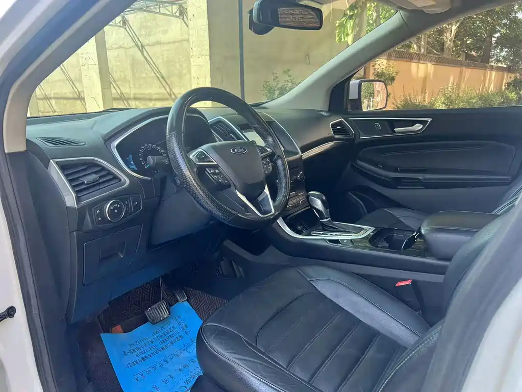 Ford Edge — миниатюра 7