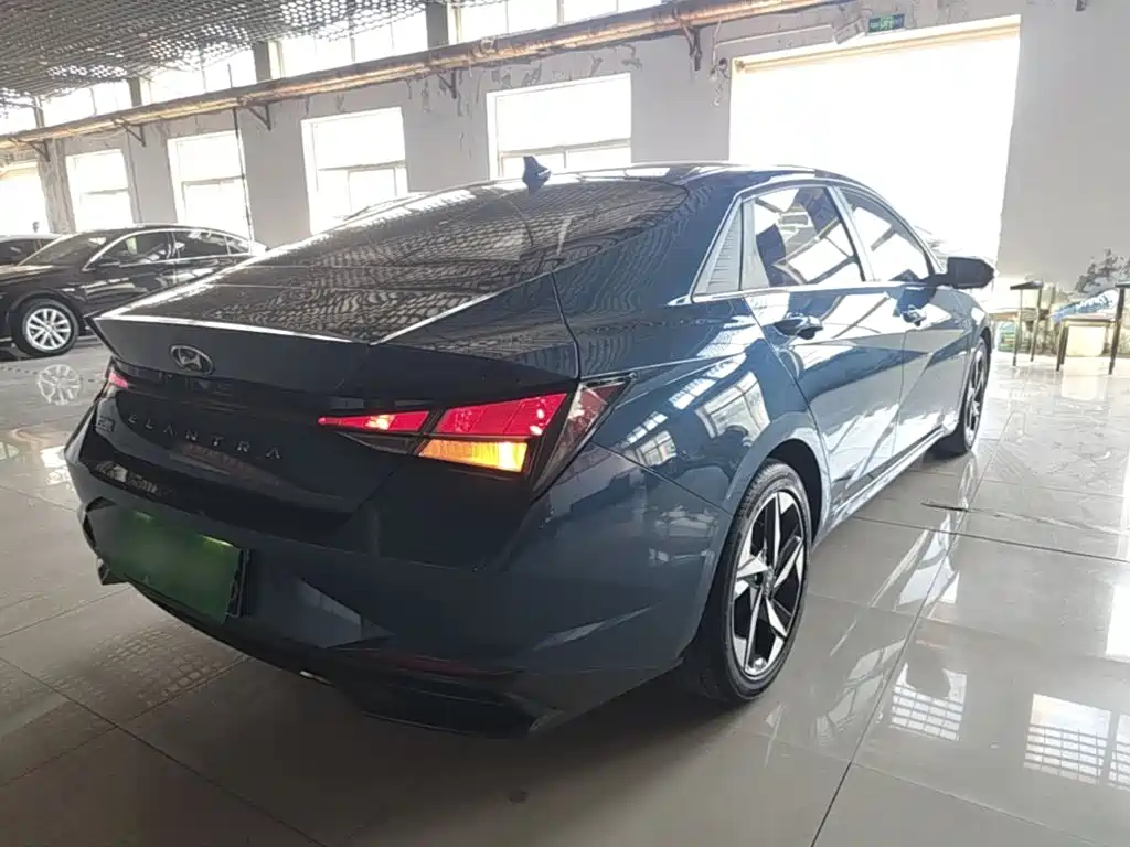 Hyundai Elantra — миниатюра 7