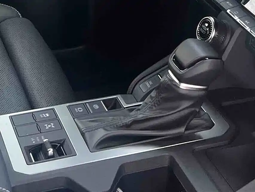 Toyota Land Cruiser Prado 2026 2.4T Flagship VX 5 мест