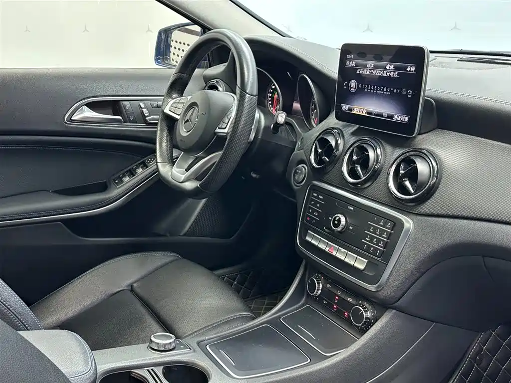 Mercedes-Benz GLA 2019 GLA 200 Fashion