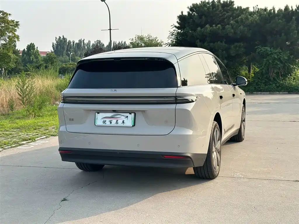 Li Auto i8 2025 Standard