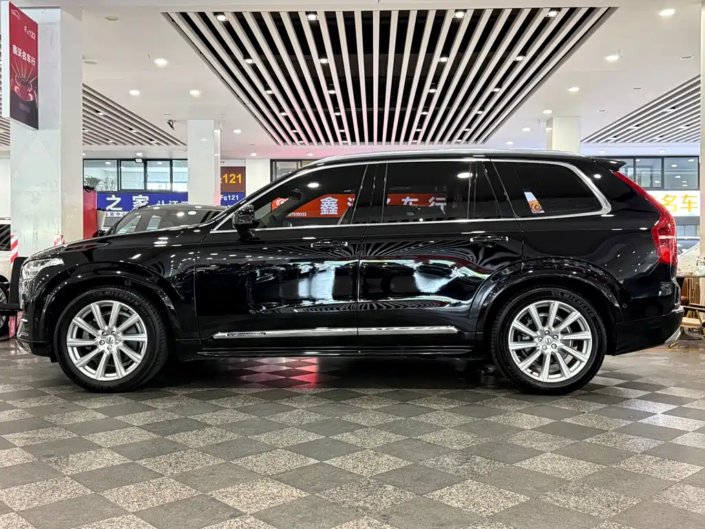 Volvo XC90 — миниатюра 5