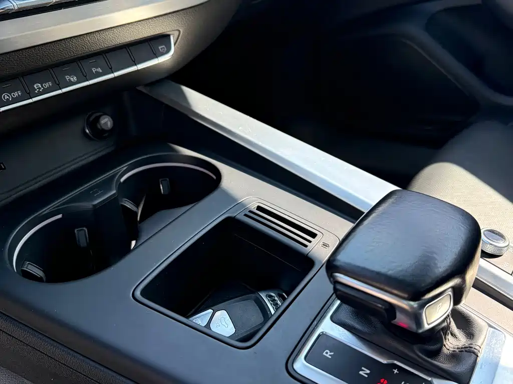 Audi A4L — миниатюра 10