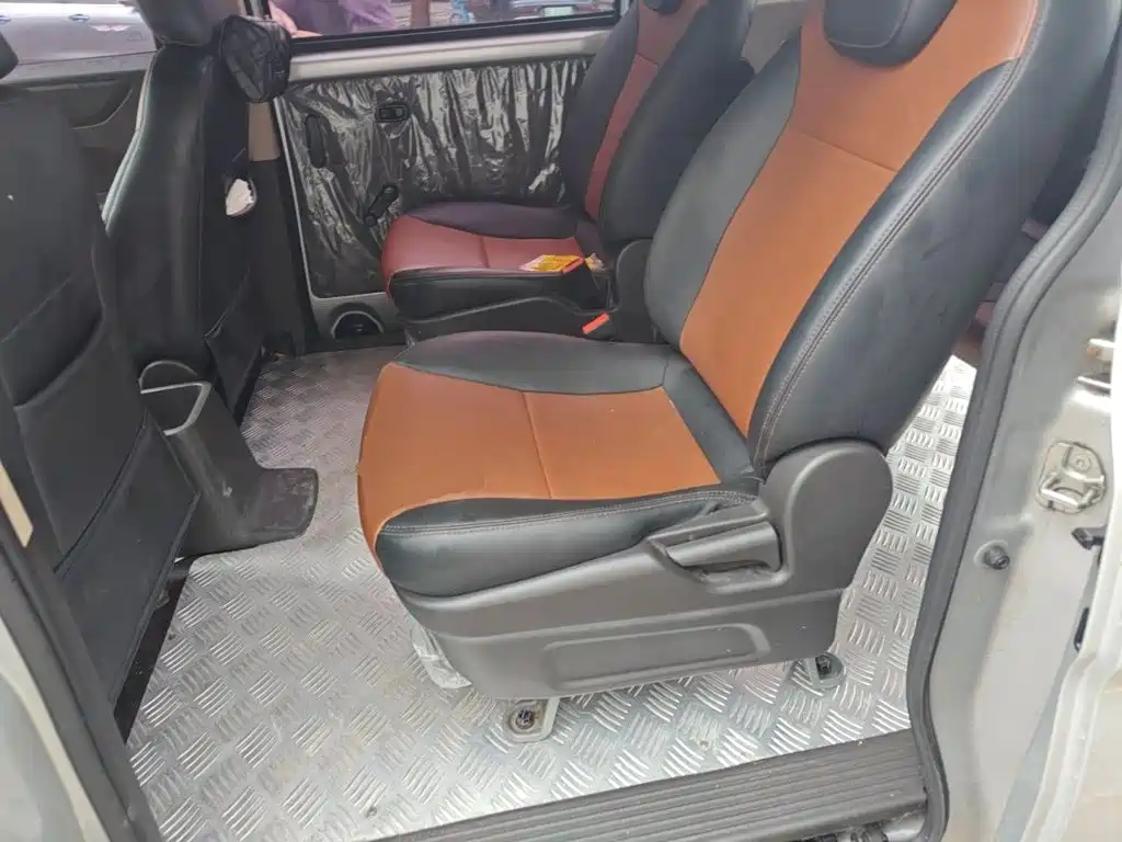 Wuling Hongguang V — миниатюра 13
