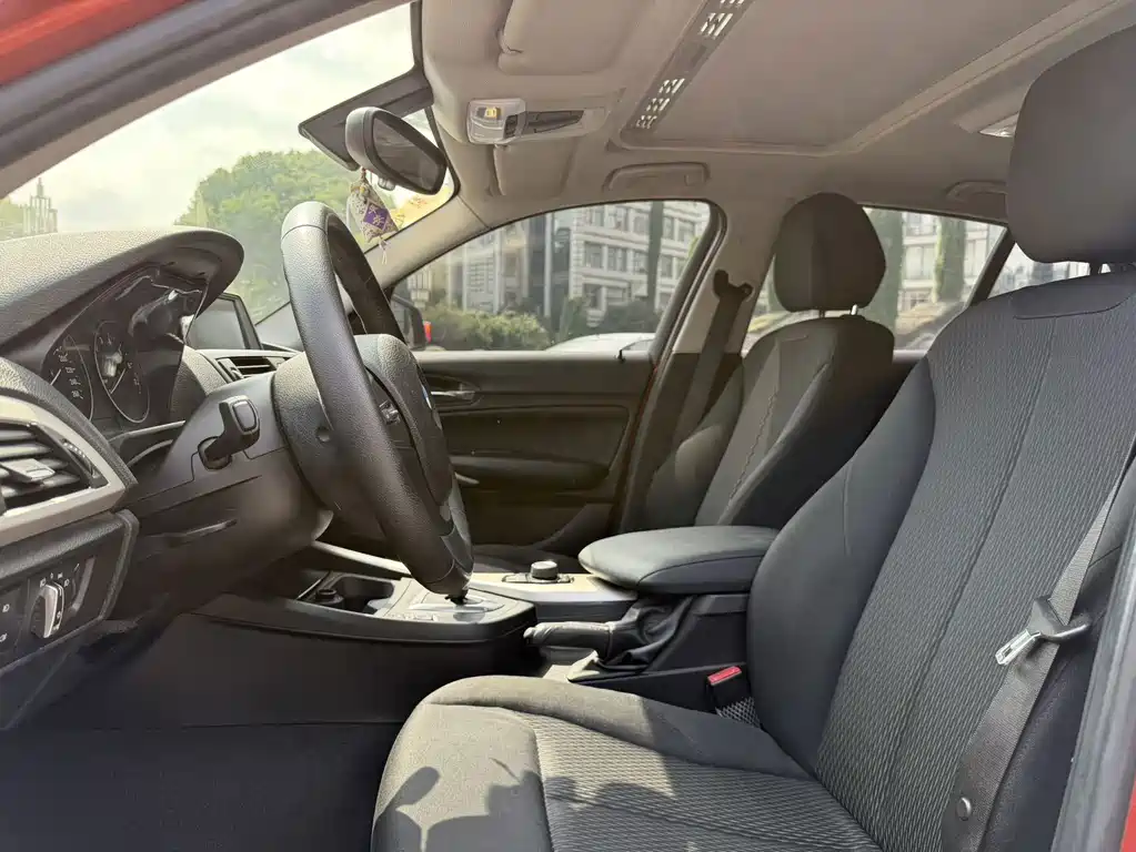 BMW 1 Series (Import) — миниатюра 8