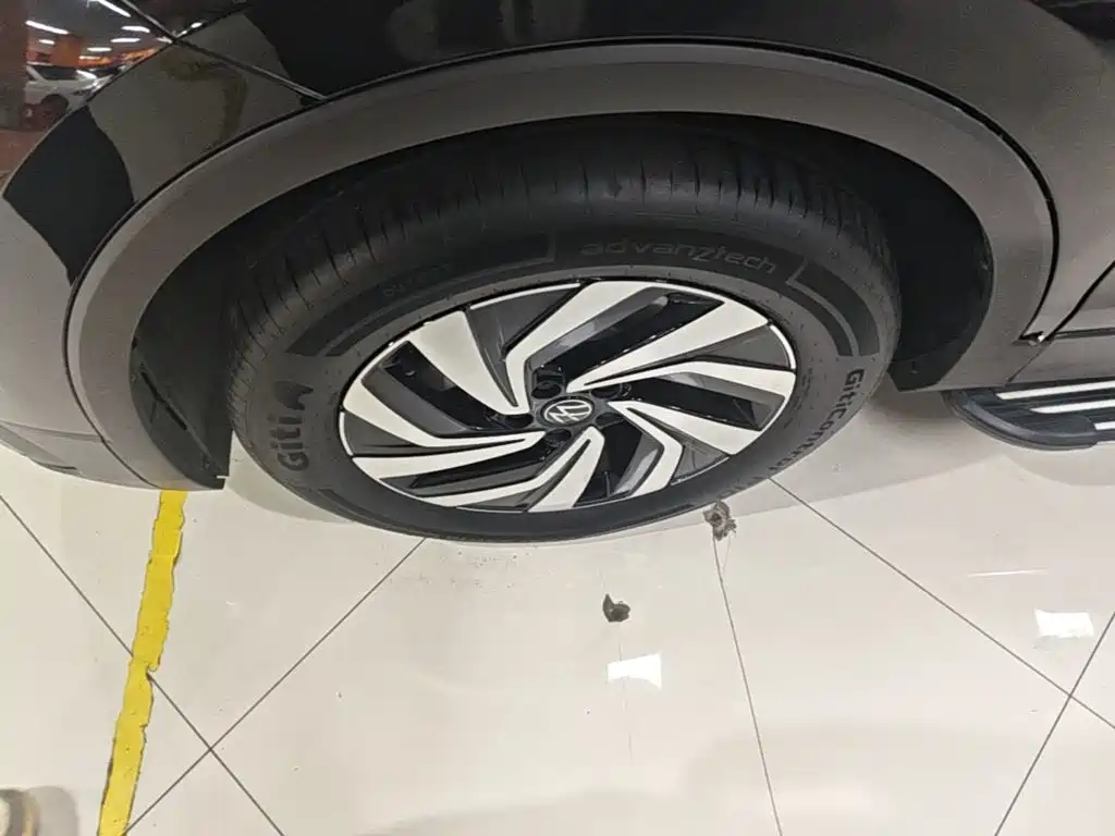 Volkswagen Tiguan L — миниатюра 23