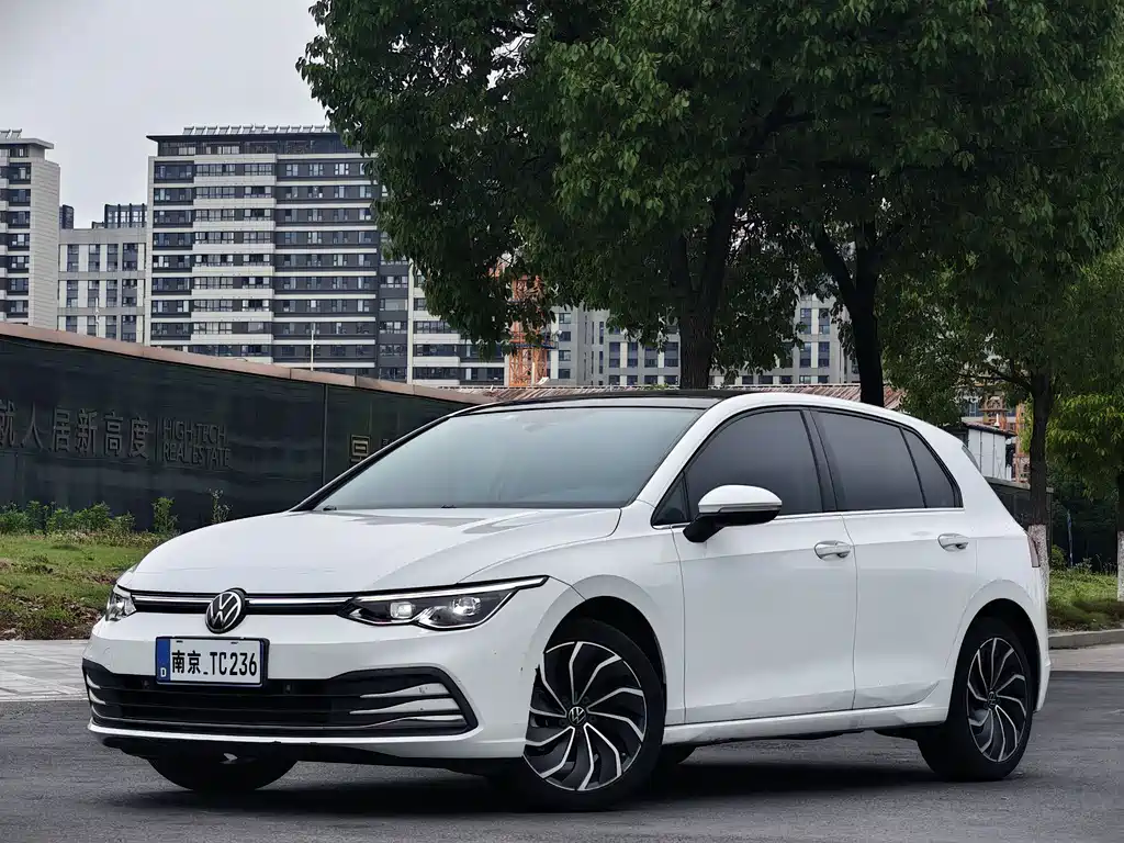 Купить Volkswagen Golf