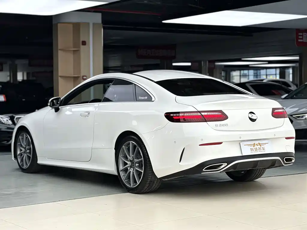 Mercedes-Benz E-Class (Import) — миниатюра 3