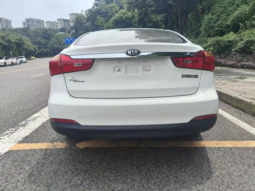 Kia K3 2013 1.6L MT GLS