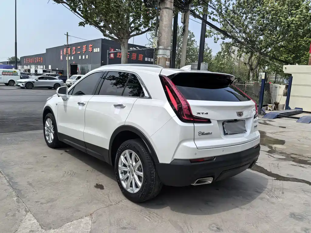 Cadillac XT4 2018 28T