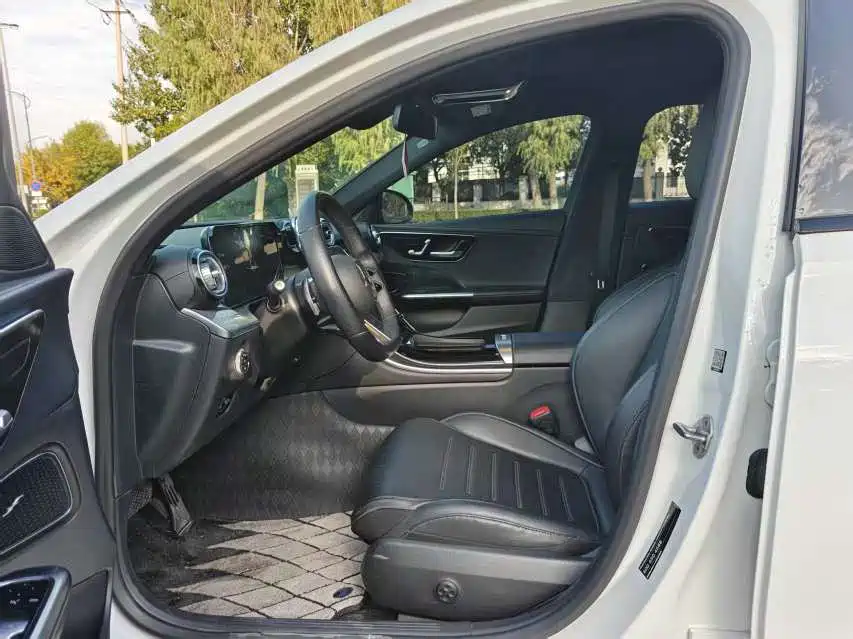 Mercedes-Benz C-Class — миниатюра 6
