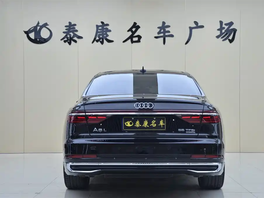 AUDI  A8