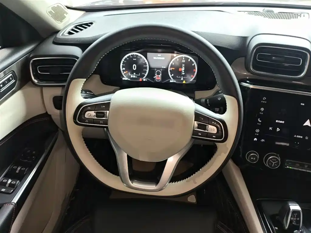 Lynk & Co 02 2018 1.5T DCT Pro V