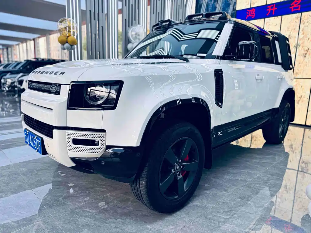 Land Rover Defender 2024
