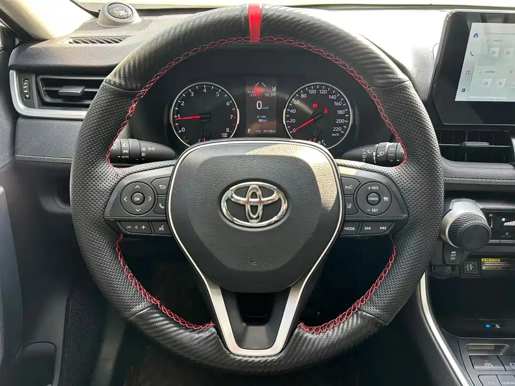 Toyota RAV4 — миниатюра 9