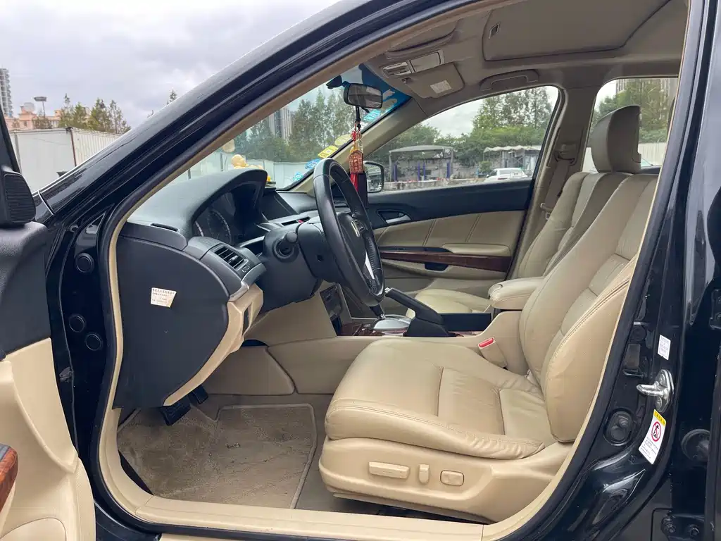 Honda Accord — миниатюра 8