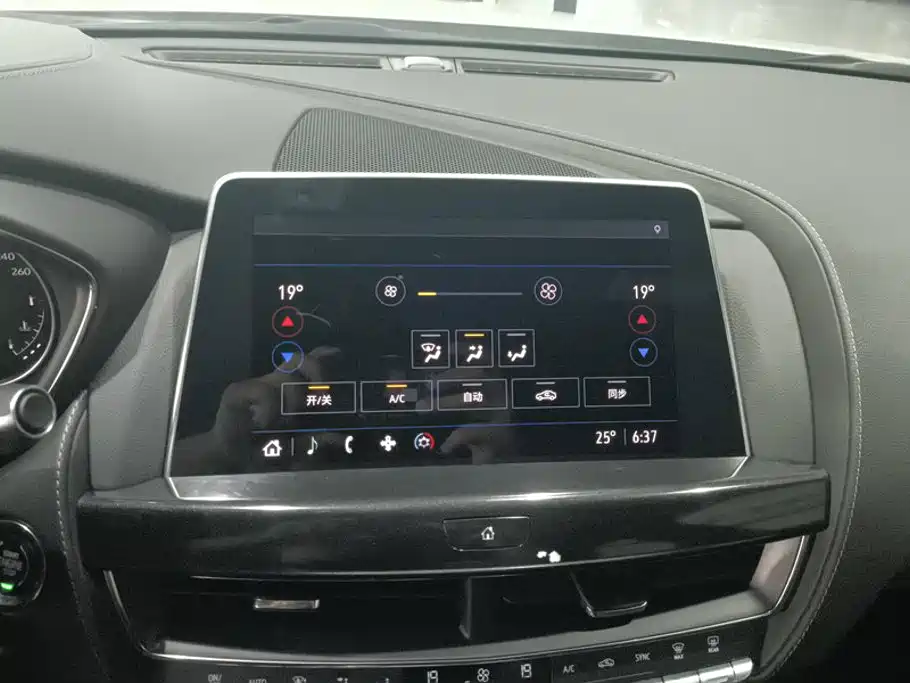 Cadillac CT5 — миниатюра 13
