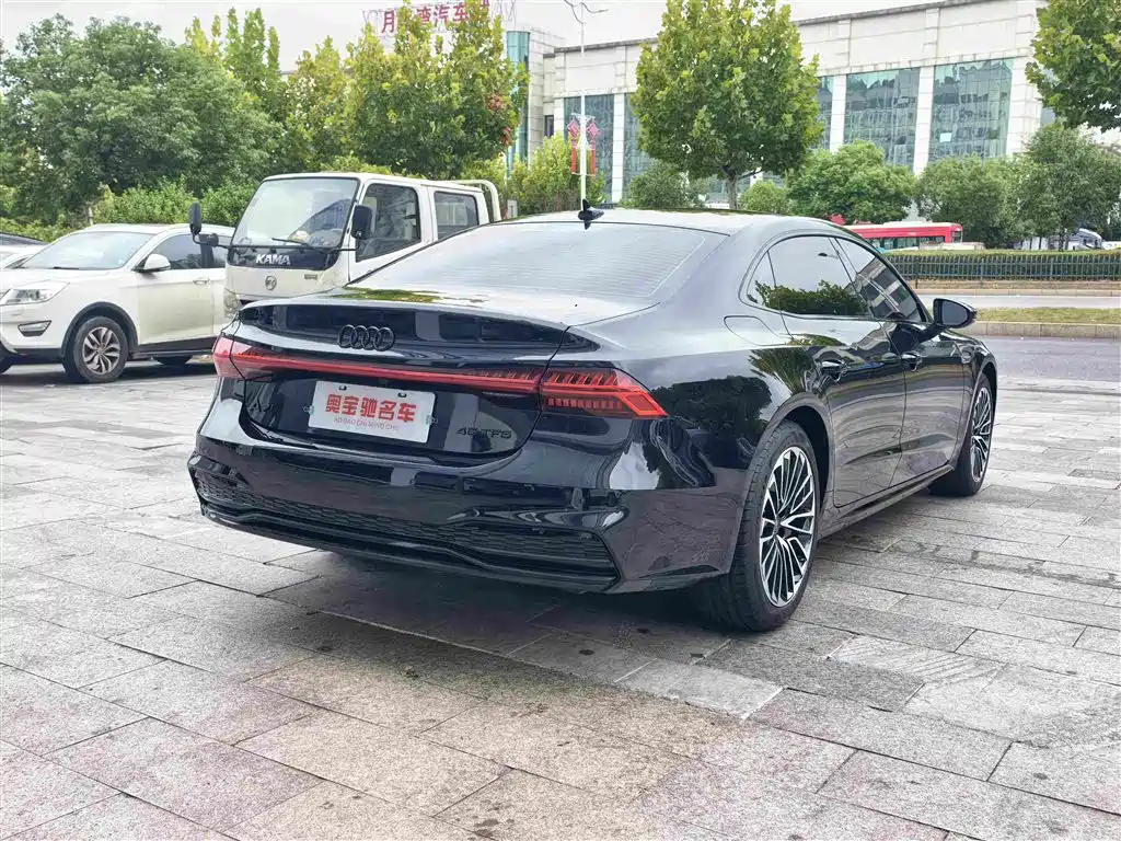 Audi A7L — миниатюра 7