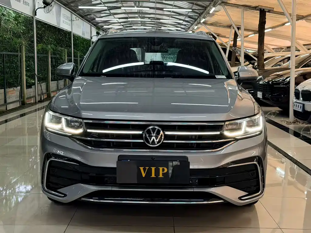 Volkswagen Tiguan L L 2022 330TSI AT R-Line Flagship