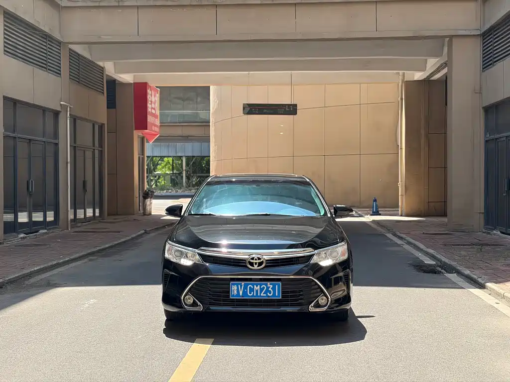 Toyota Camry 2016 2.0G Lead