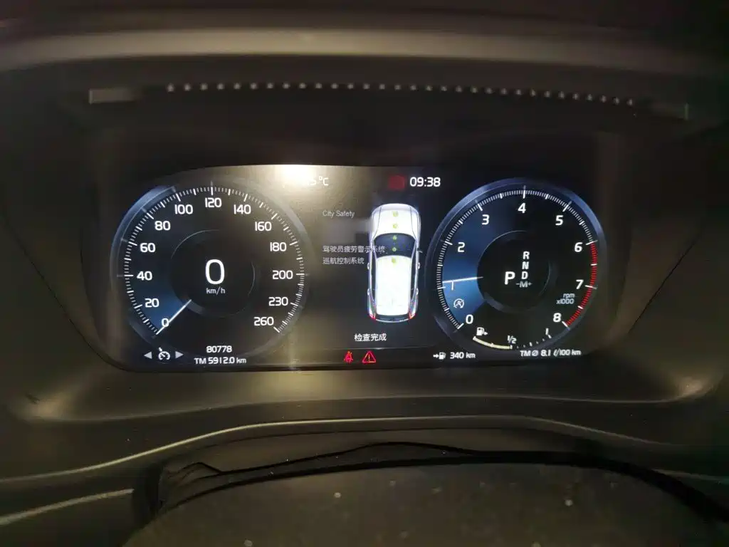 Volvo XC40 — миниатюра 4