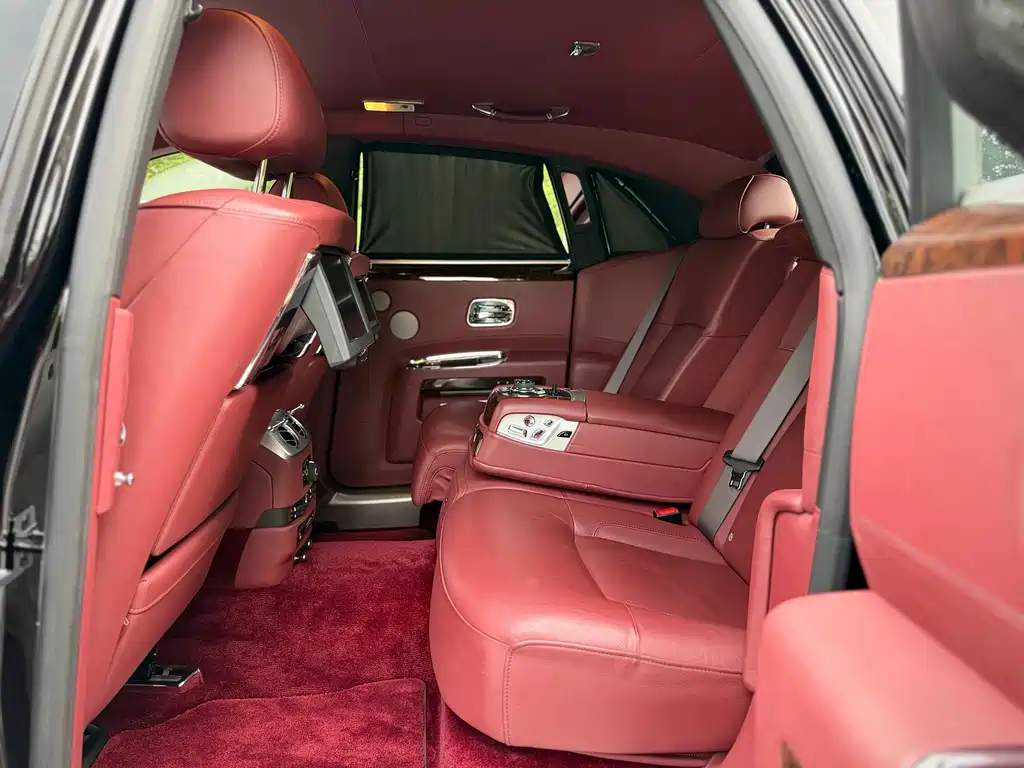 Rolls-Royce Ghost — миниатюра 10