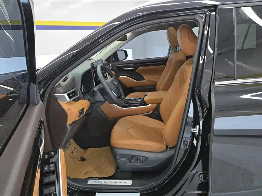 Toyota Highlander 2022 380T Luxury 7 мест