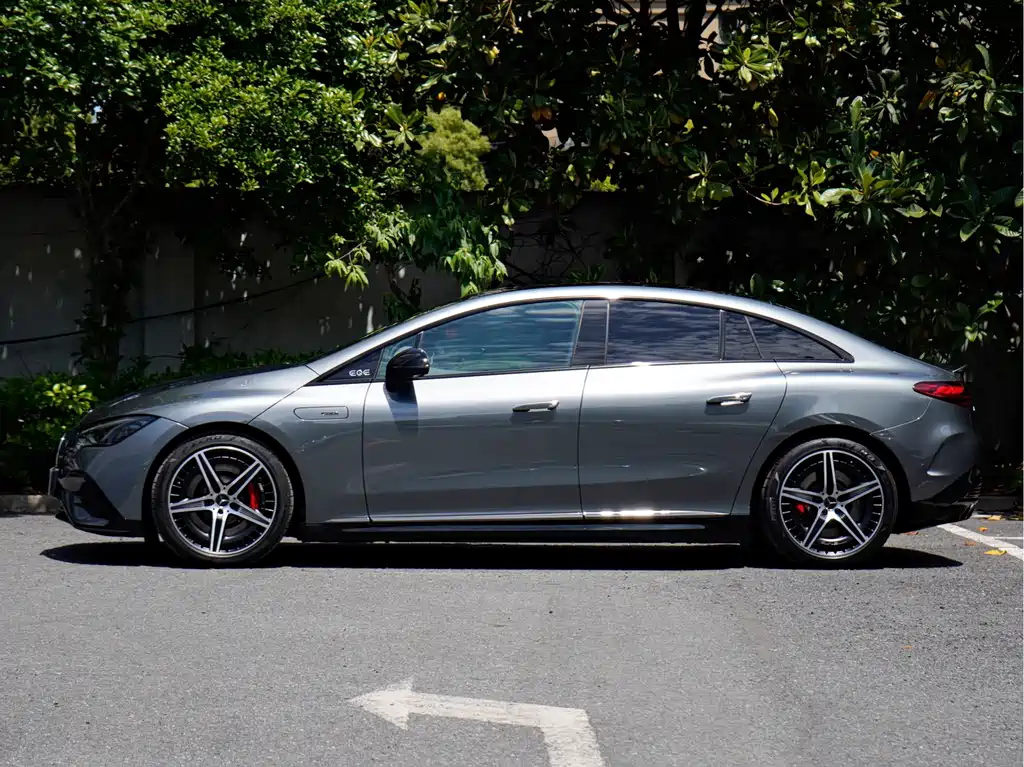 Mercedes-Benz EQE AMG — миниатюра 3