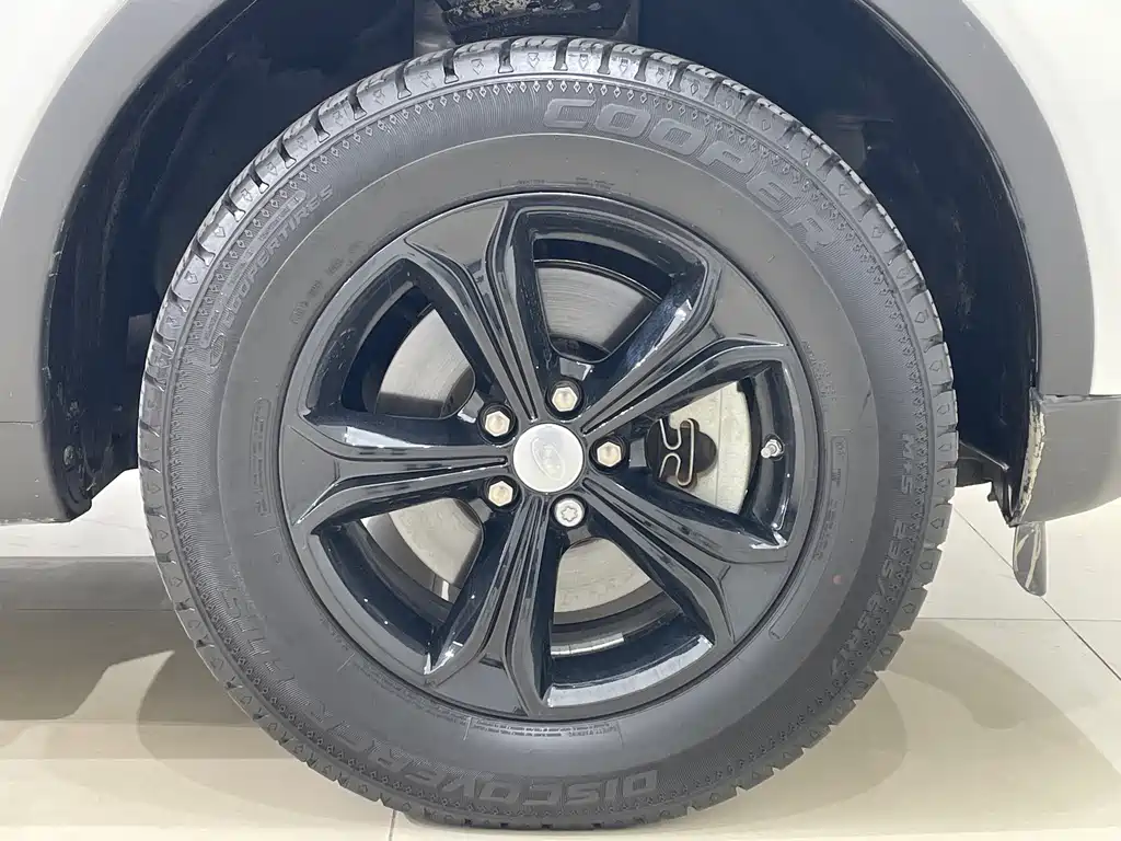 Land Rover Discovery Sport — миниатюра 9