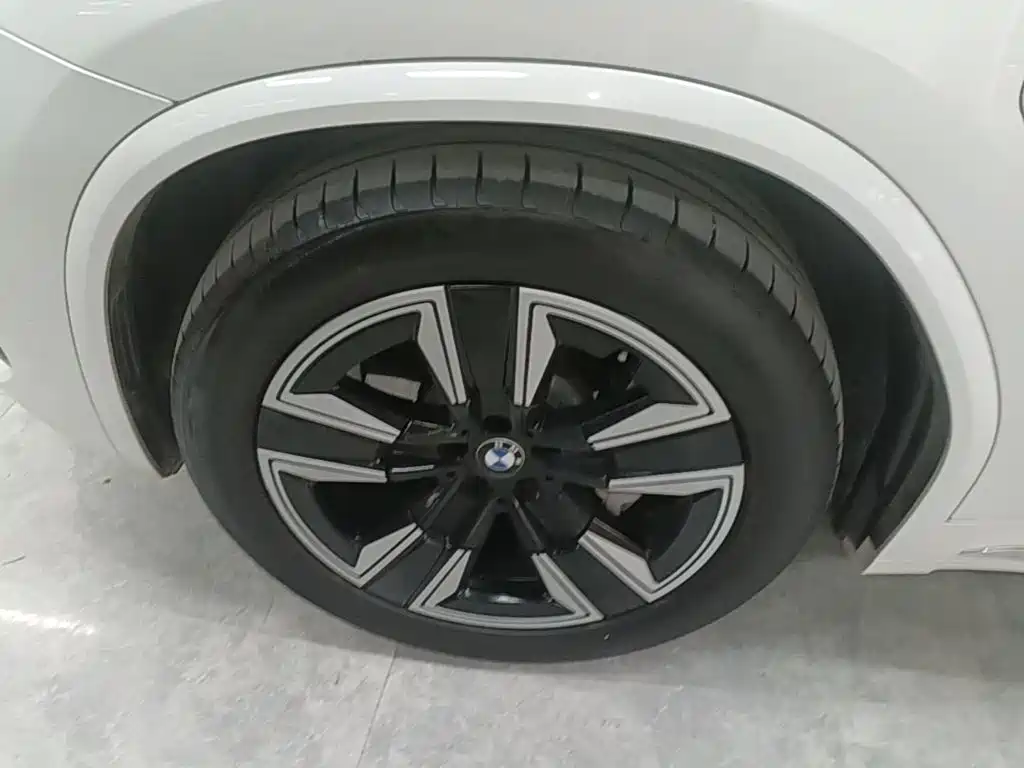 BMW iX3 — миниатюра 23