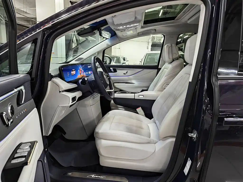 Buick GL8 Hybrid — миниатюра 8