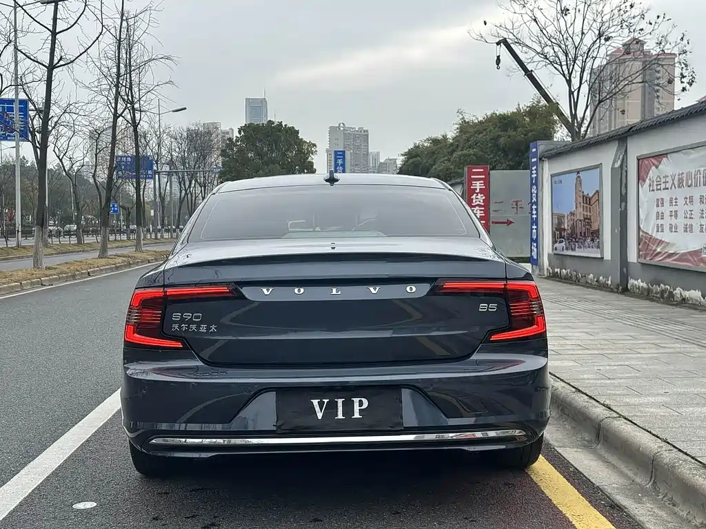 Volvo S90 2023 B5 Luxury