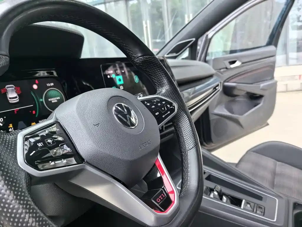 Volkswagen Golf GTI — миниатюра 14