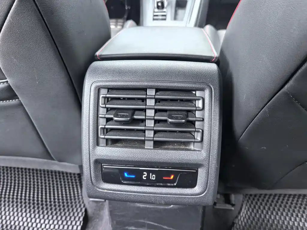 Volkswagen Golf GTI — миниатюра 22