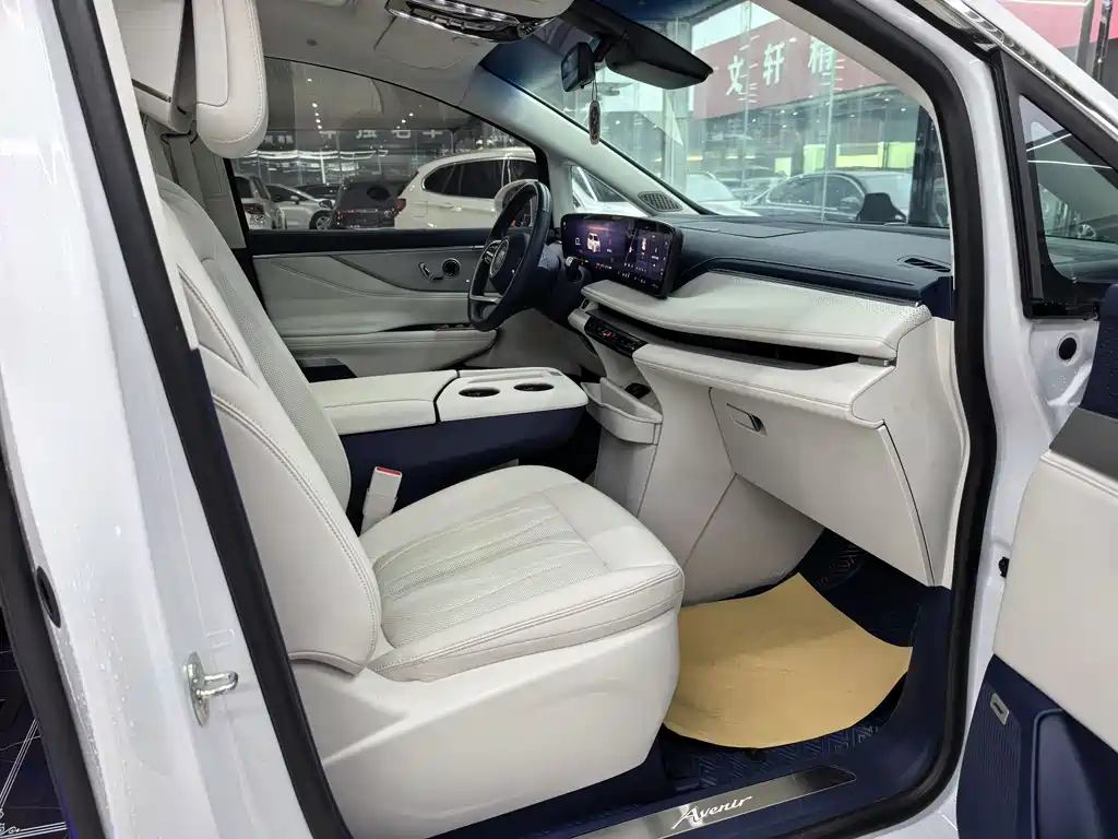 BUICK GL8 NEW ENERGY