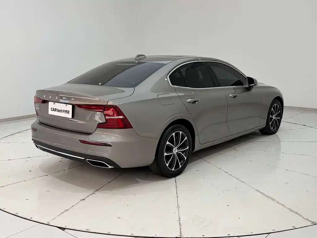 Volvo S60 2022 B4 Luxury