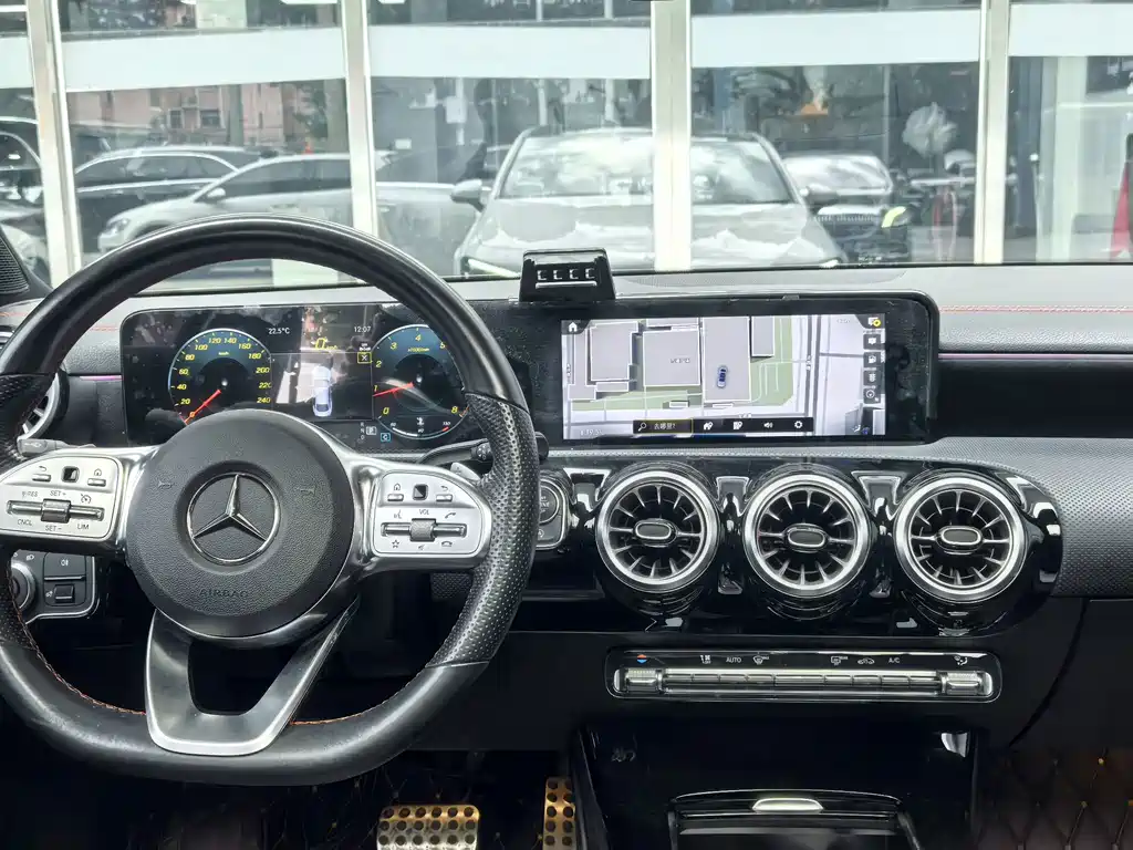 Mercedes-Benz CLA (Import) — миниатюра 13