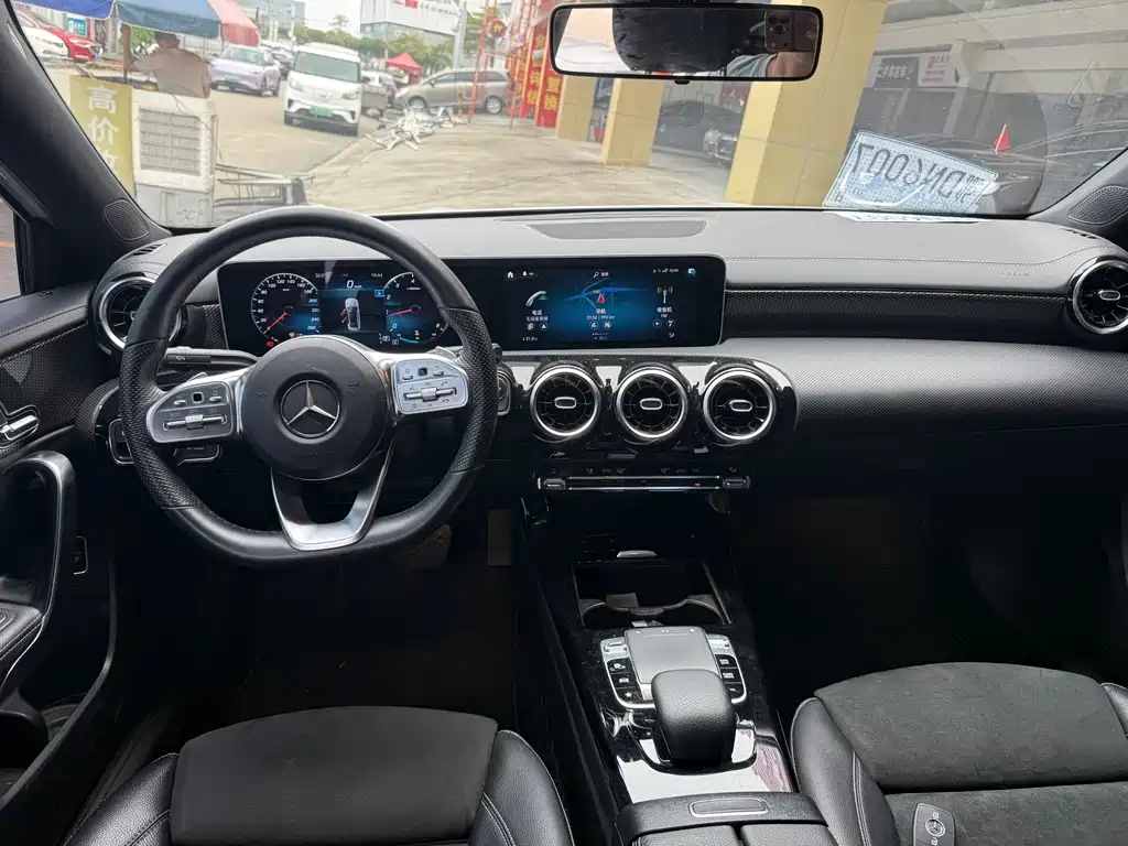 Mercedes-Benz A-Class — миниатюра 7