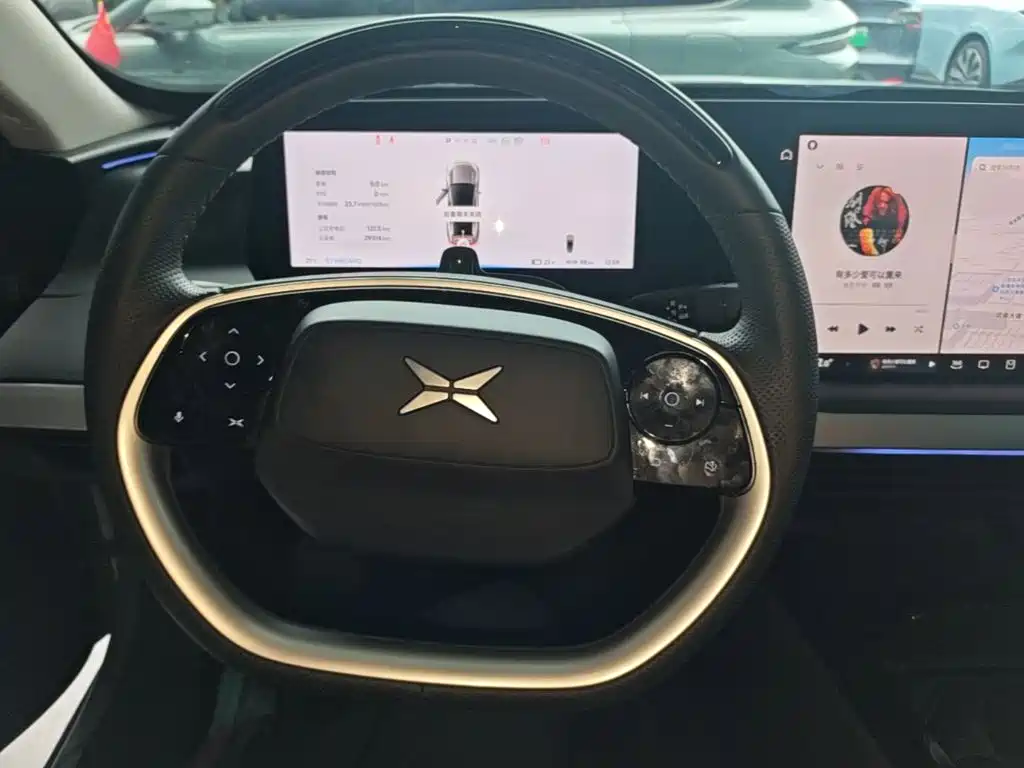 XPeng P7 — миниатюра 11