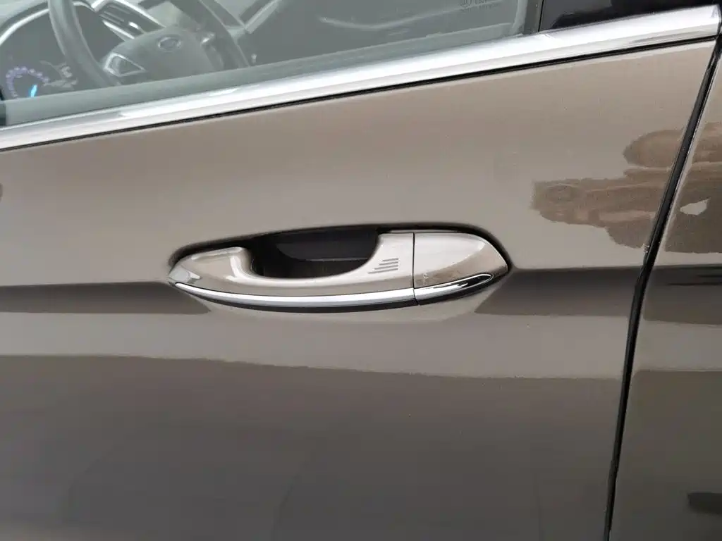 Ford Edge — миниатюра 18