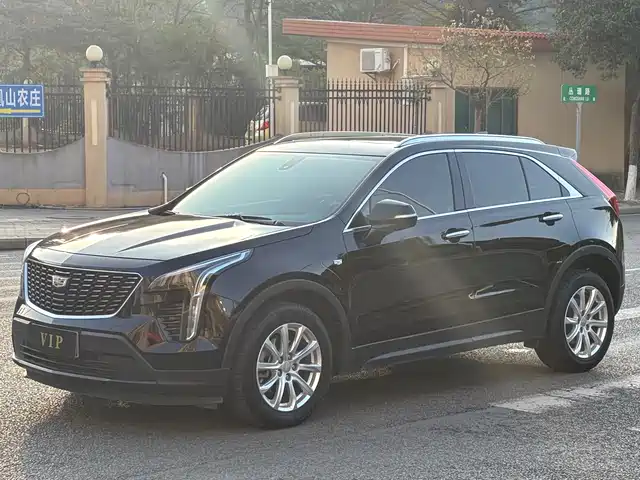CADILLAC XT4