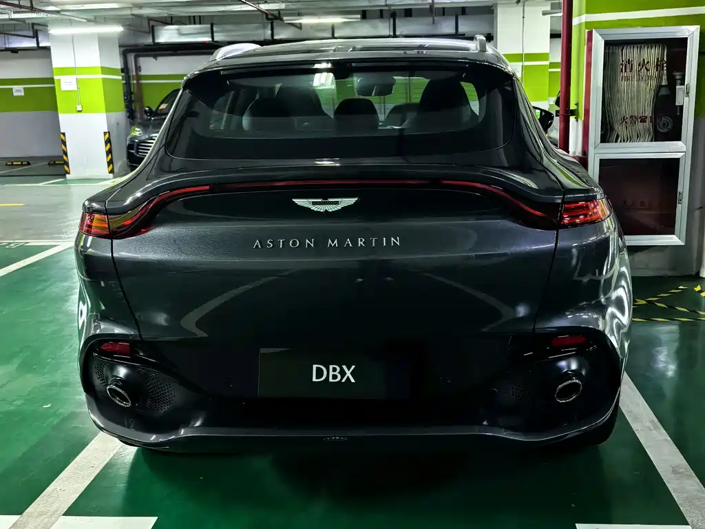 Aston Martin DBX — миниатюра 8