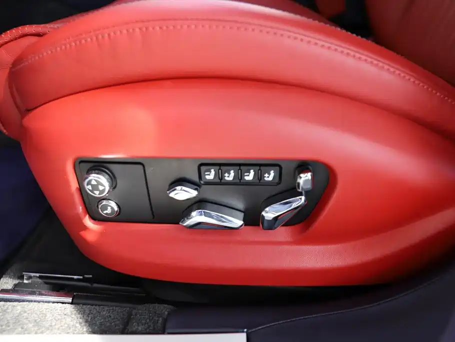 Bentley Flying Spur — миниатюра 19
