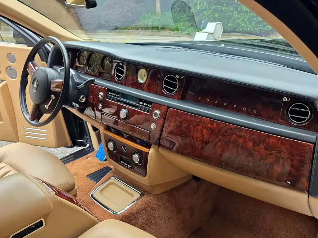 Rolls-Royce Phantom — миниатюра 10