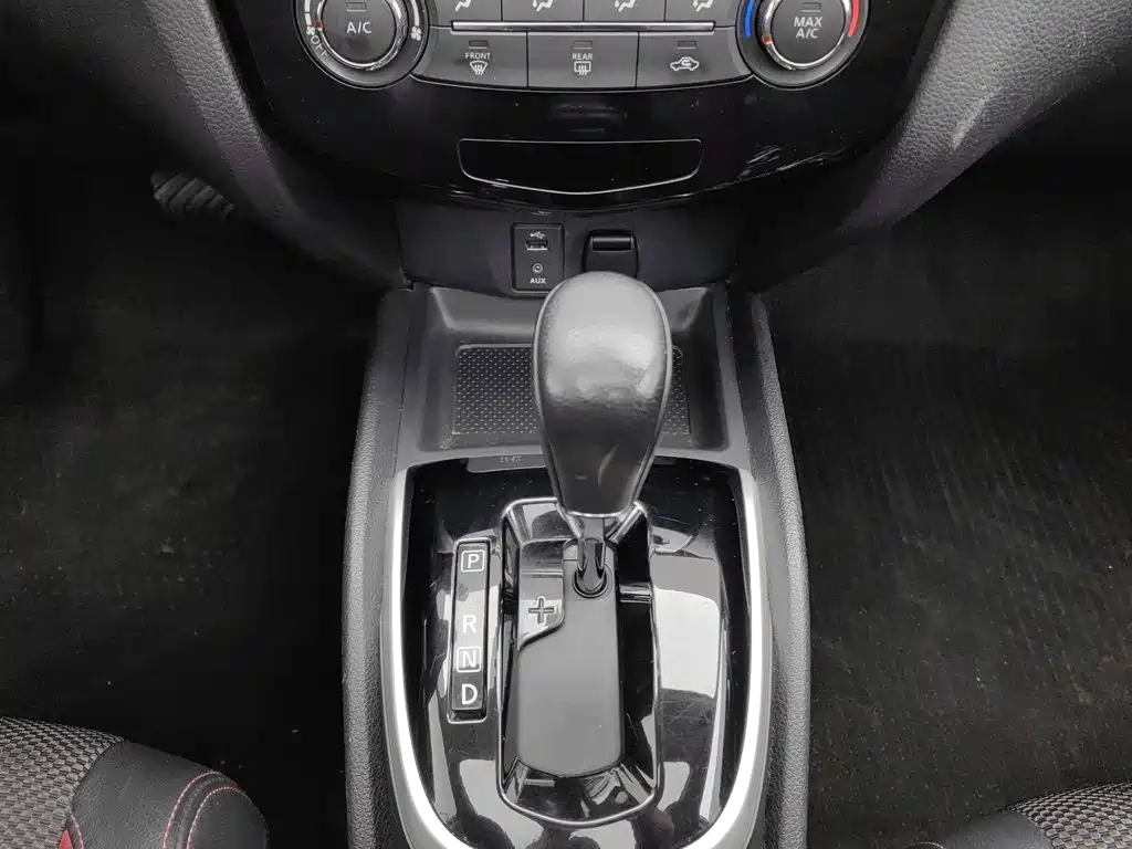 Nissan Qashqai — миниатюра 13