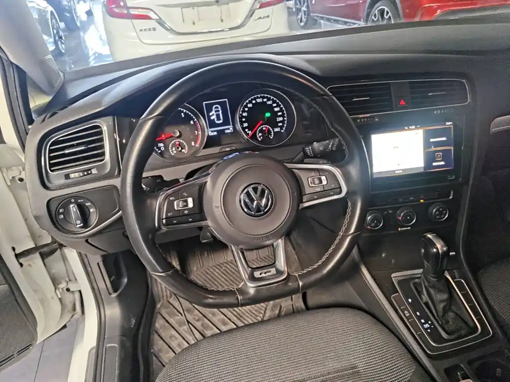 Volkswagen Golf — миниатюра 11